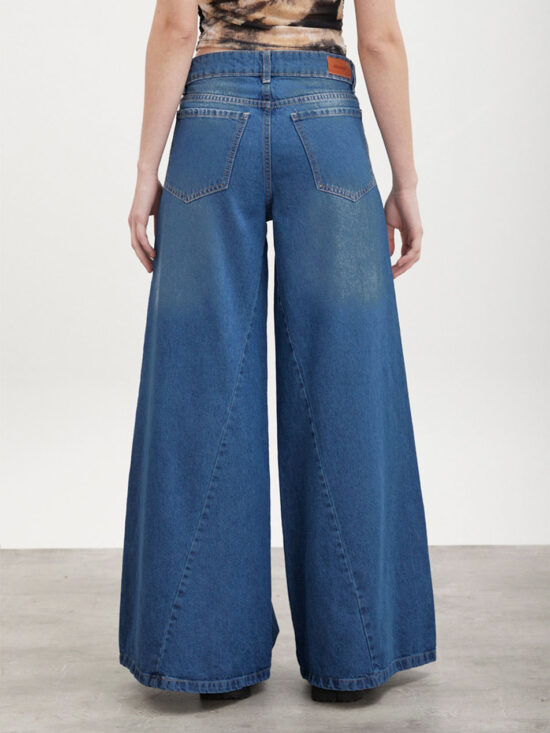 Palazzo Azul Tiro Medio Localizado Recortes Diagonal