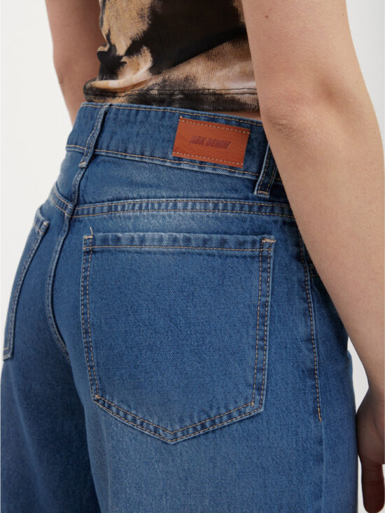 Palazzo Azul Tiro Medio Localizado Recortes Diagonal