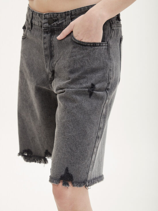 Bermuda Gris Tiro Medio Desflecado Acid Raspados