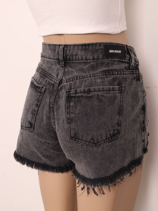 Short Gris Tiro Medio Desflecado Roturas Grandes Triángulo