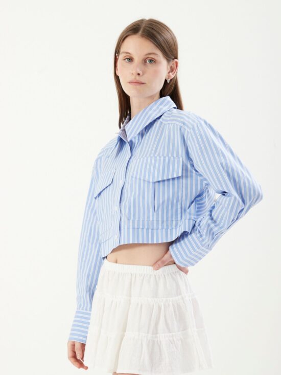 Camisa Crop Rayada Bolsillos Grandes