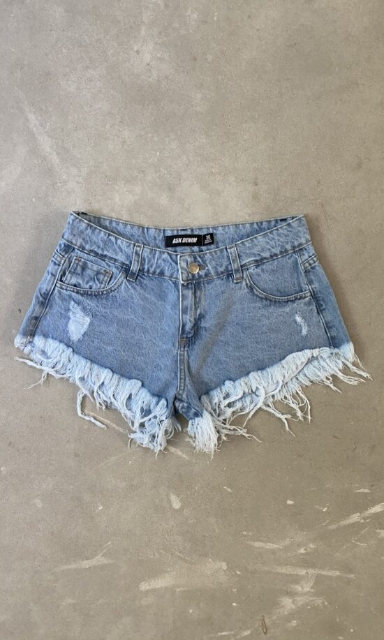 Short Celeste Tiro Bajo Quebrado Localizado Desflecado