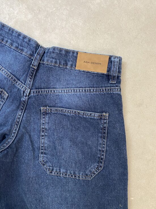 Baggy Azul Tiro Bajo Arrugas y Bigotes