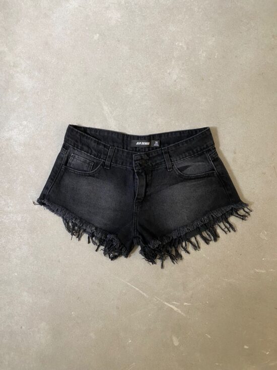 Short Negro Tiro Bajo Localizado Desflecado