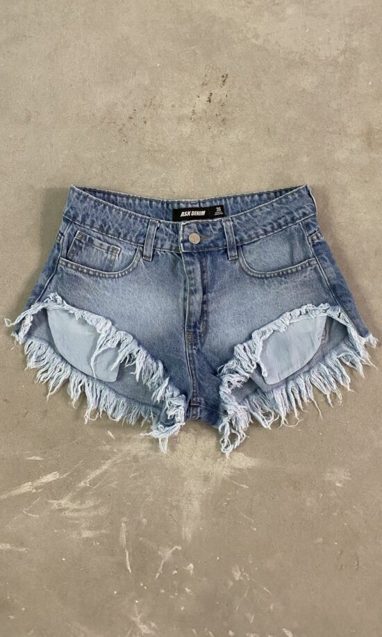 Short Celeste Tiro Medio Localizado Quebrado Desigual
