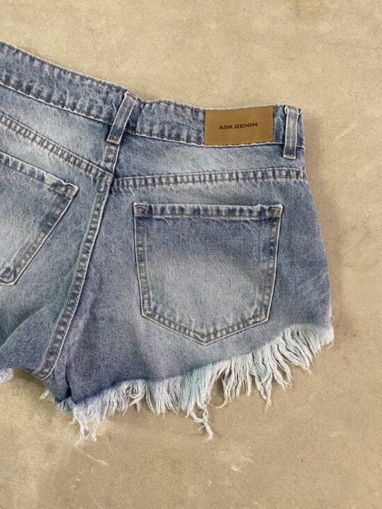 Short Celeste Tiro Medio Localizado Quebrado Desigual