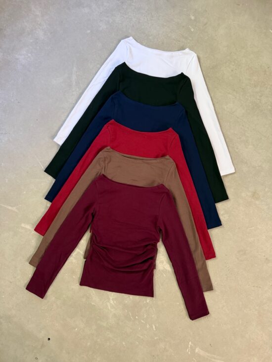 Remera M/L Cuello Bote Con Tajo