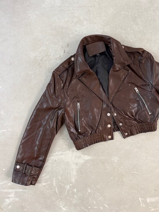 Campera Cuerina Crop Choco