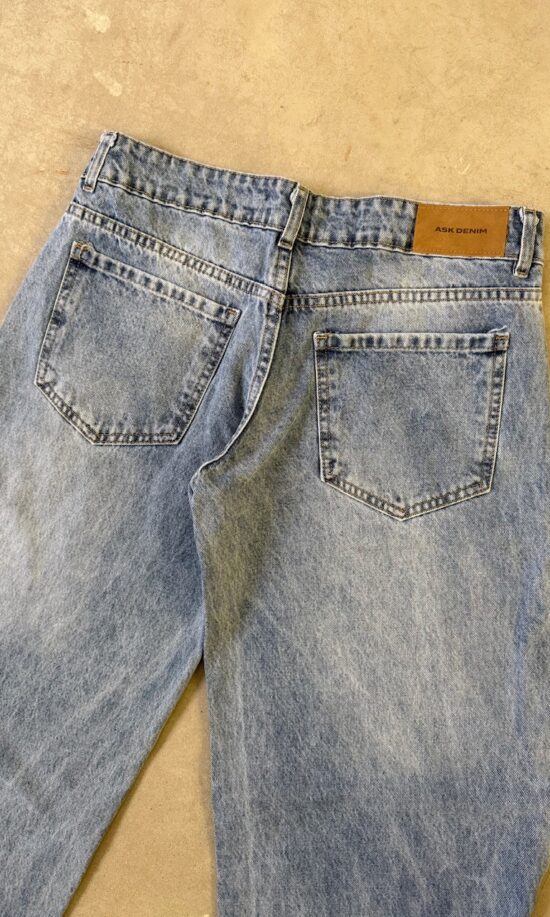 Wide-Leg Celeste Tiro Bajo Quebrado Bigotes