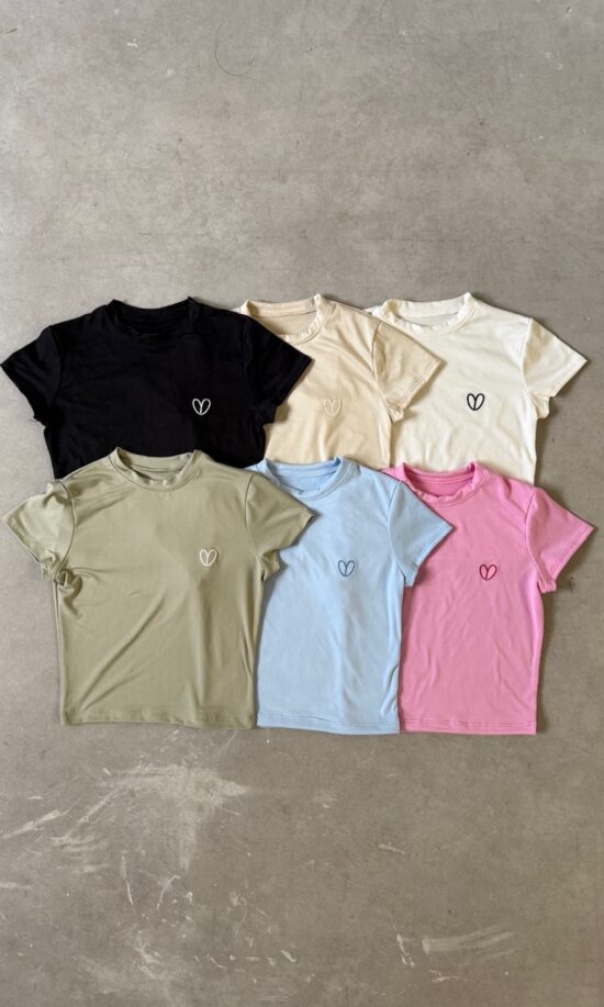 Remera Baby Tee Corazoncito Bordado Modal