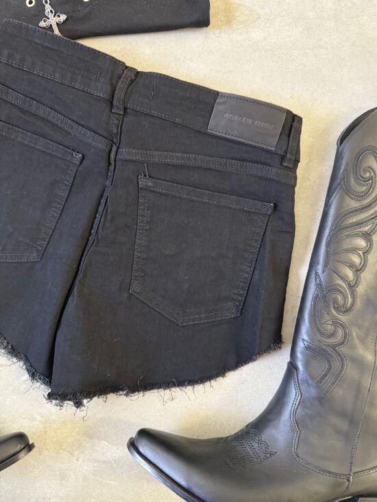 Short Negro Tiro Medio Desflecado Elastizado