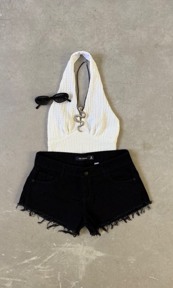 Short Negro Tiro Bajo Desflecado Estatico