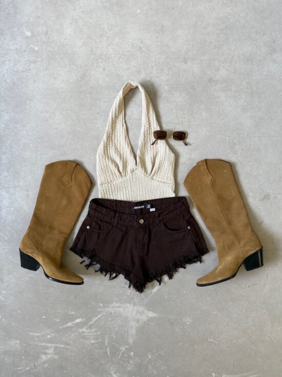 Short Marrón Tiro Bajo Desflecado