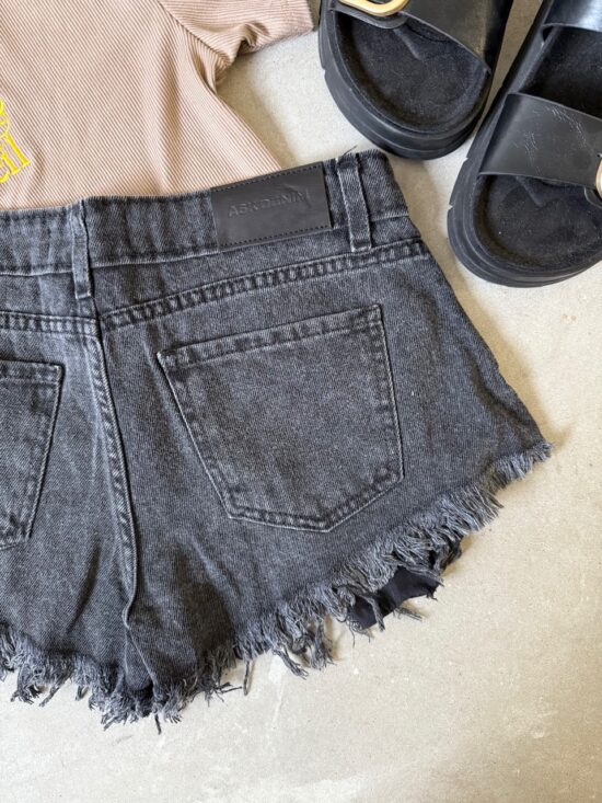 Short Gris Tiro Bajo Desflecado Localizado Suave