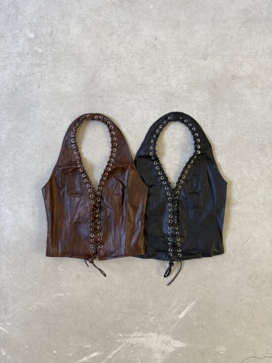 Chaleco Engomado con Tachas y Tiras