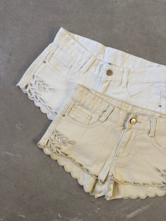 Short Tiro Medio con Bordado en Ruedo