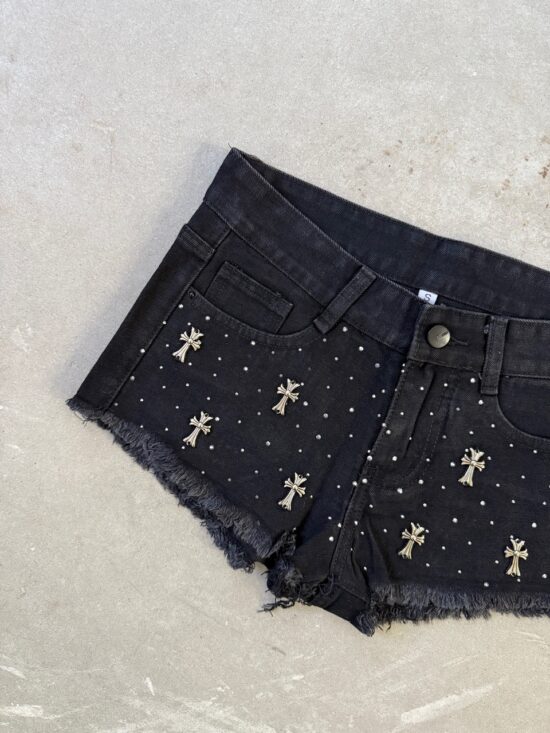 Short Negro Tiro Medio Desflecado con Hotfix y Detalles