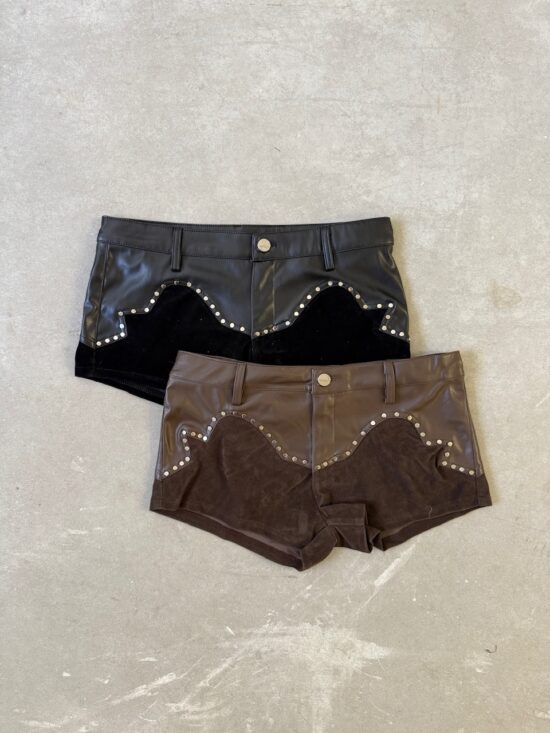 Short Tiro Bajo Combinado y Tachas