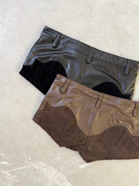 Short Tiro Bajo Combinado y Tachas