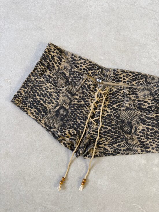 Short Tiro Bajo Estampado con Cordones