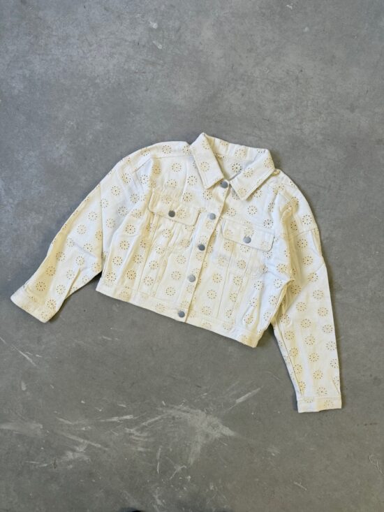 Campera Over Crema con Bordados