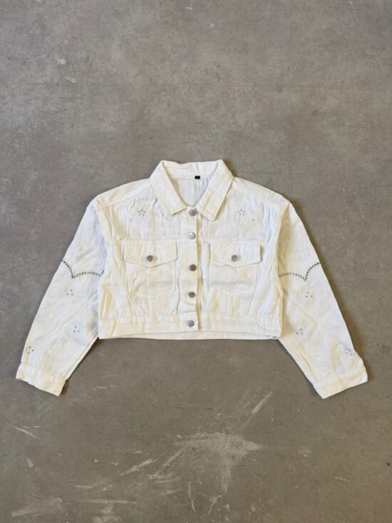 Campera Crop Ancha Blanca con Bolsillos Delanteros