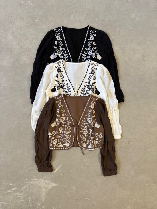 Blusa Chaleco Manga Larga con Bordado y Tiras para Atar