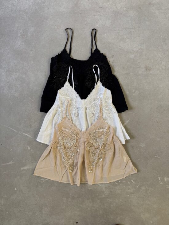 Blusa Corta con Bordado