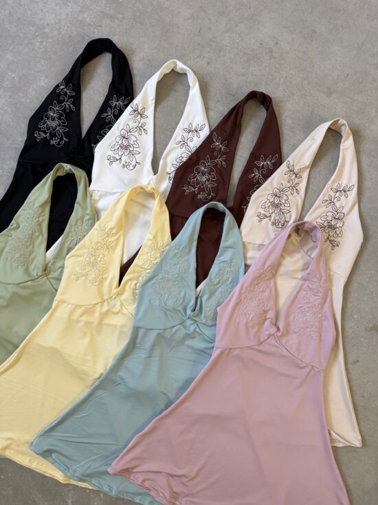 Vestido Halter Bordado Flores Microfibra