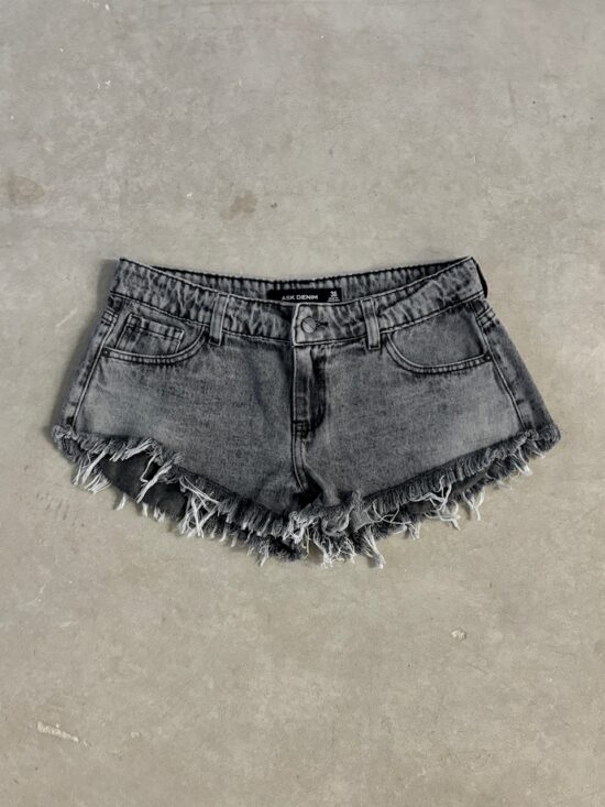 Short Gris Tiro Bajo Desflecado Quebrado Localizado