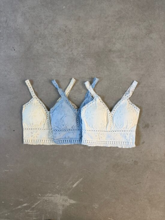 Top Escote V con Broderie