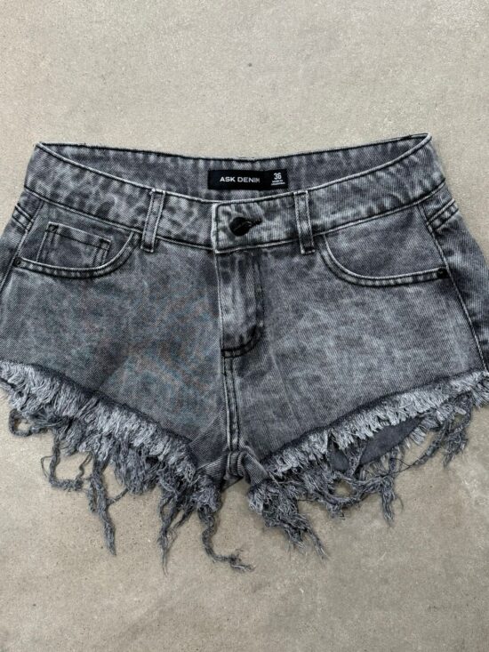 Short Gris Tiro Bajo Acid Bolsillo Oscuro Desflecado