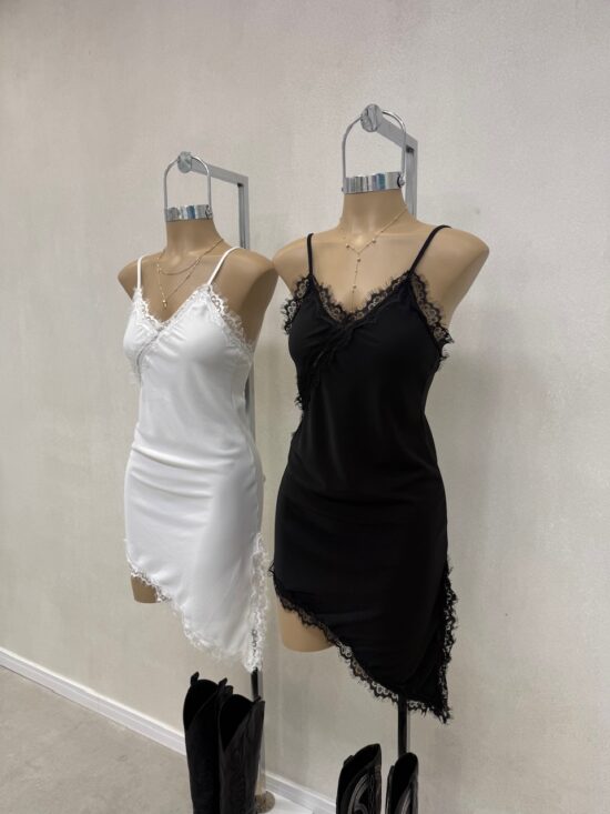 Vestido Irregular Saten Con Puntilla