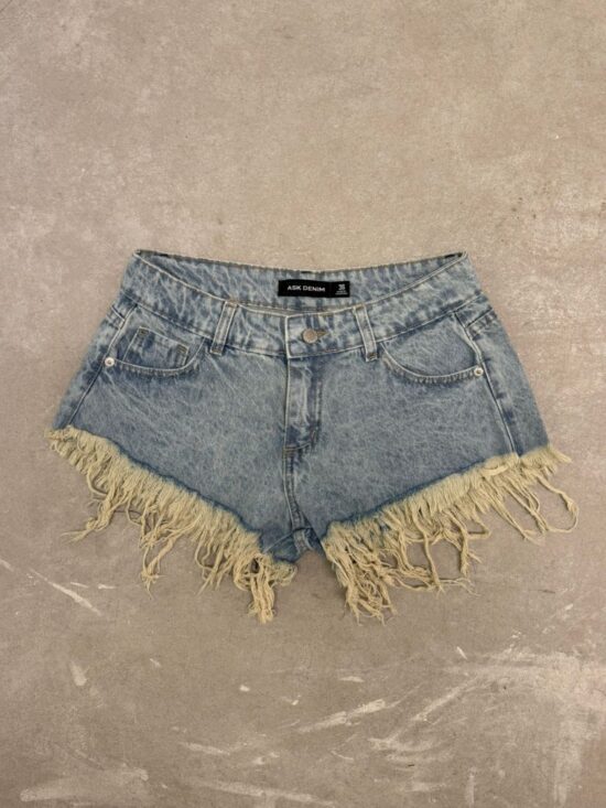 Short Celeste Tiro Bajo Teñido Bajada Desflecado