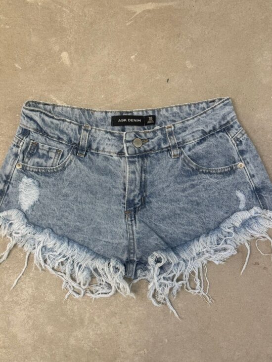 Short Celeste Tiro Bajo Quebrado Localizado Desflecado