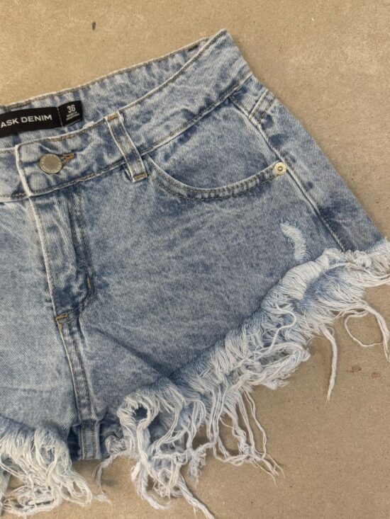 Short Celeste Tiro Bajo Quebrado Localizado Desflecado