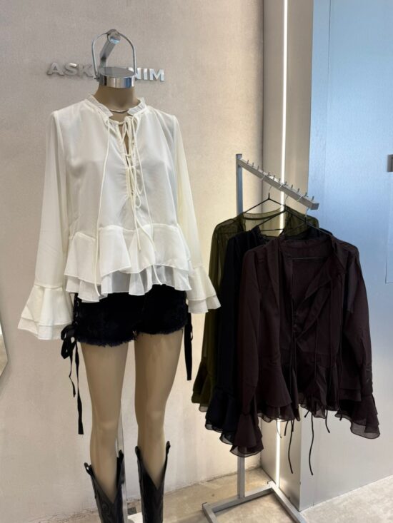 Blusa de Tul Manga Larga Cuello Mao Volados