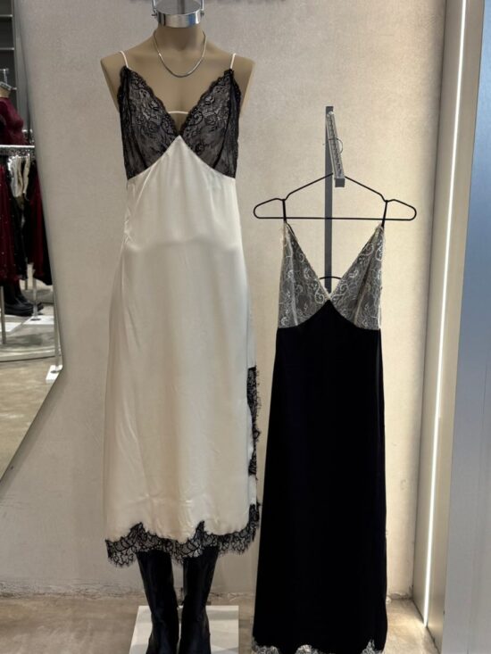 Vestido de Saten Lencero con Tazas de Encaje