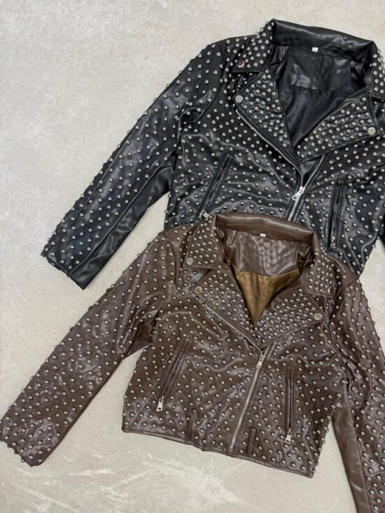 Campera Cuerina con Cinturon Tachas Uniformes