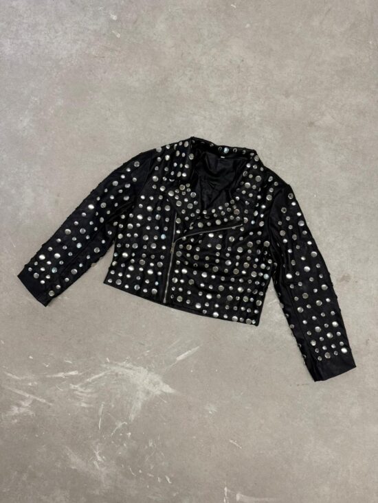 Campera Cuerina Tachas Grandes