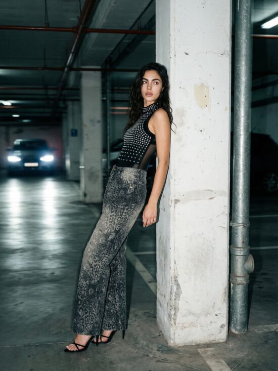 Body Cuello Cerrado con Tachas