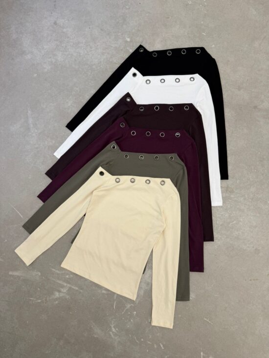 Remera Manga Larga Hombro Descubierto Ojalillos