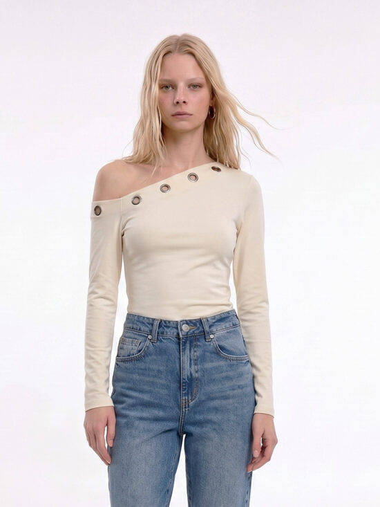 Remera Manga Larga Hombro Descubierto Ojalillos