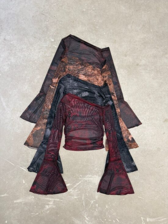 Top Asimétrico Manga Acampanada Microtul Sublimado