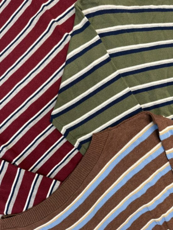 Sweater Rayado Con Puño Cuello Bote